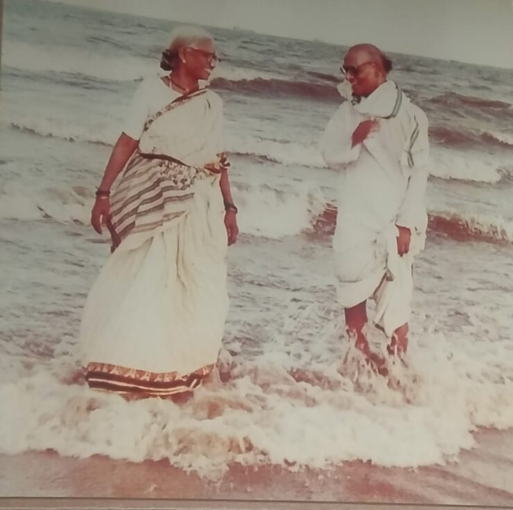 అమ్మ రత్న కళిక, నాన్న సూరయ్య శాస్త్రి.